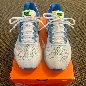 Men’s Nike Air Zoom Structure 20 shoes size 9.5